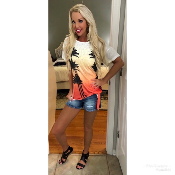 πLAST 1! Tie Dye Palm Tree π Graphic Top! - Picture 4 of 8